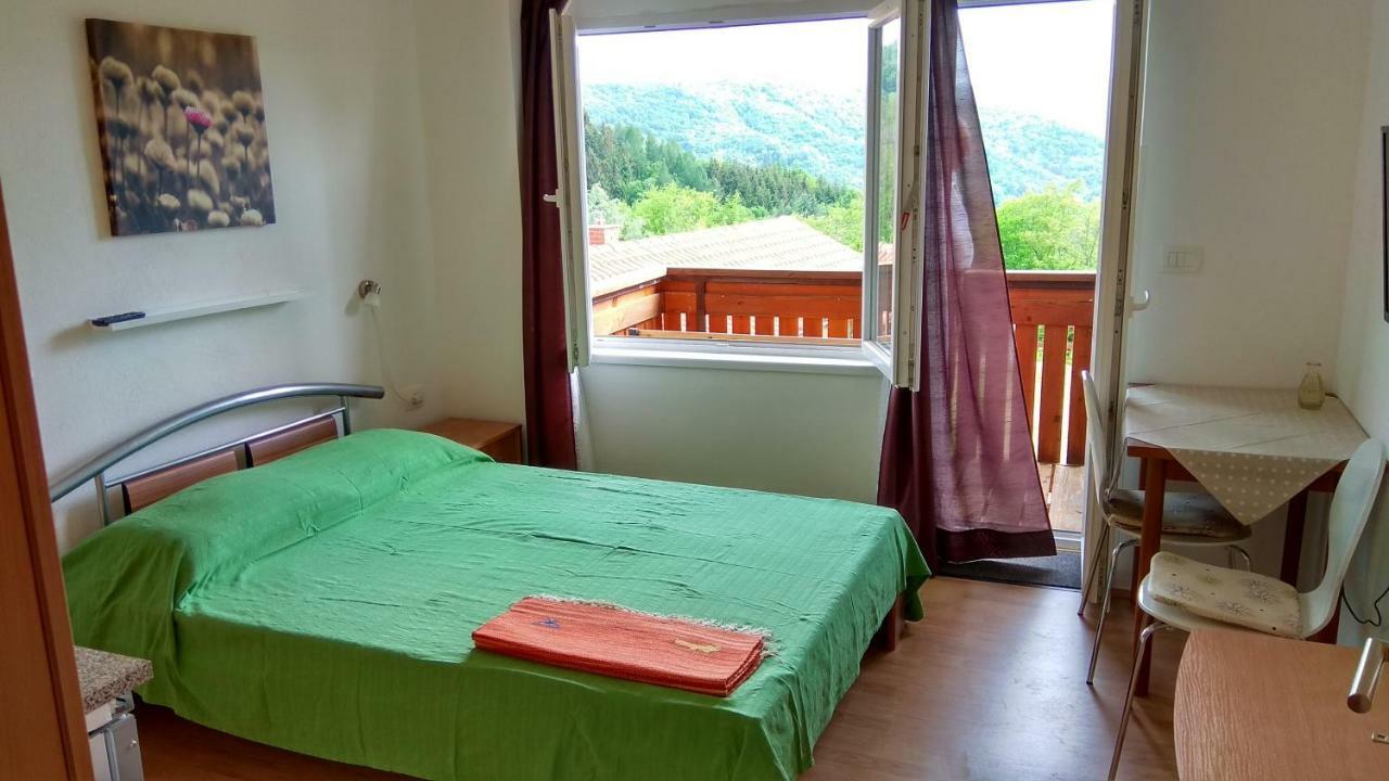 Apartmaji Suhorje Esterno foto