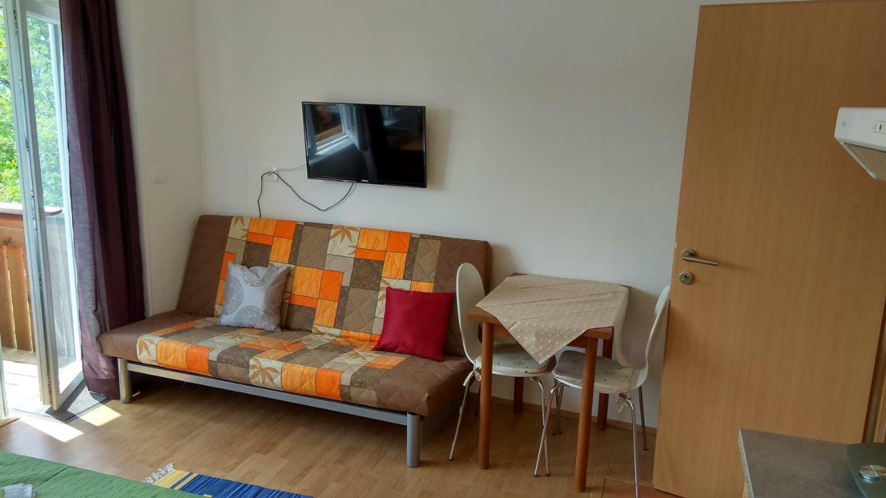 Apartmaji Suhorje Esterno foto