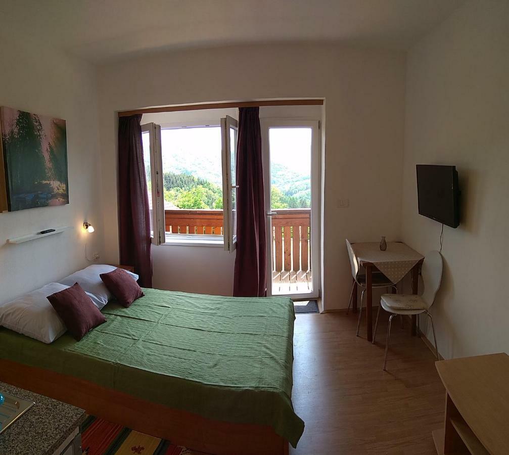 Apartmaji Suhorje Esterno foto