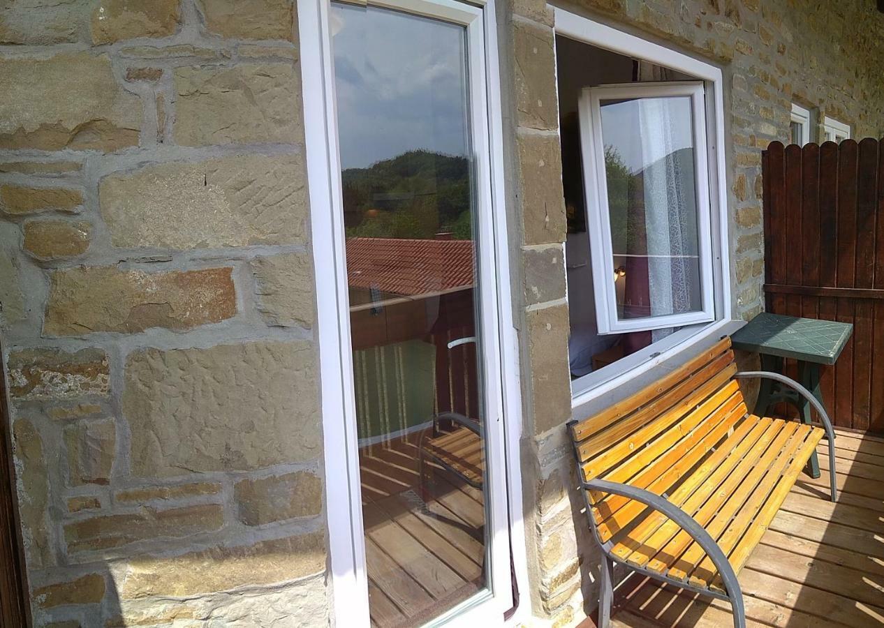 Apartmaji Suhorje Esterno foto